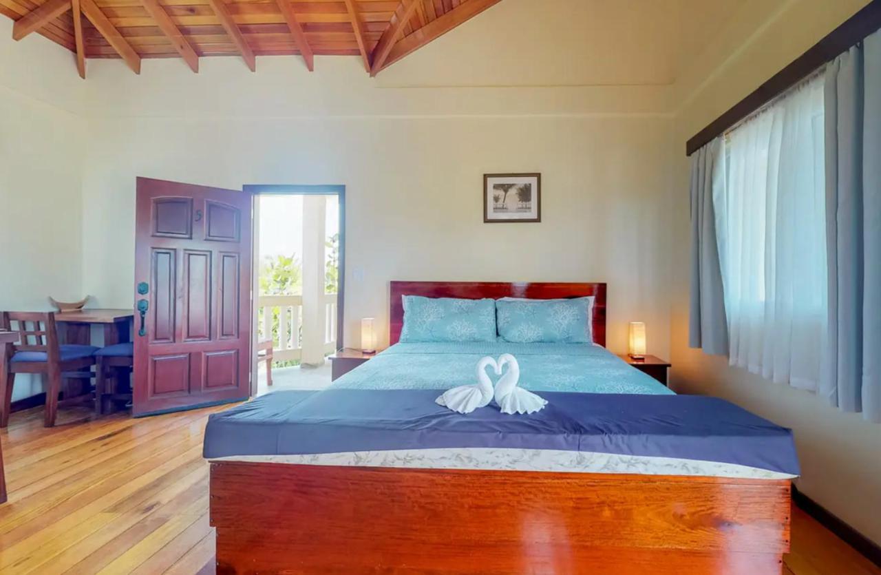 Sandy Feet Beach Resort Placencia Εξωτερικό φωτογραφία