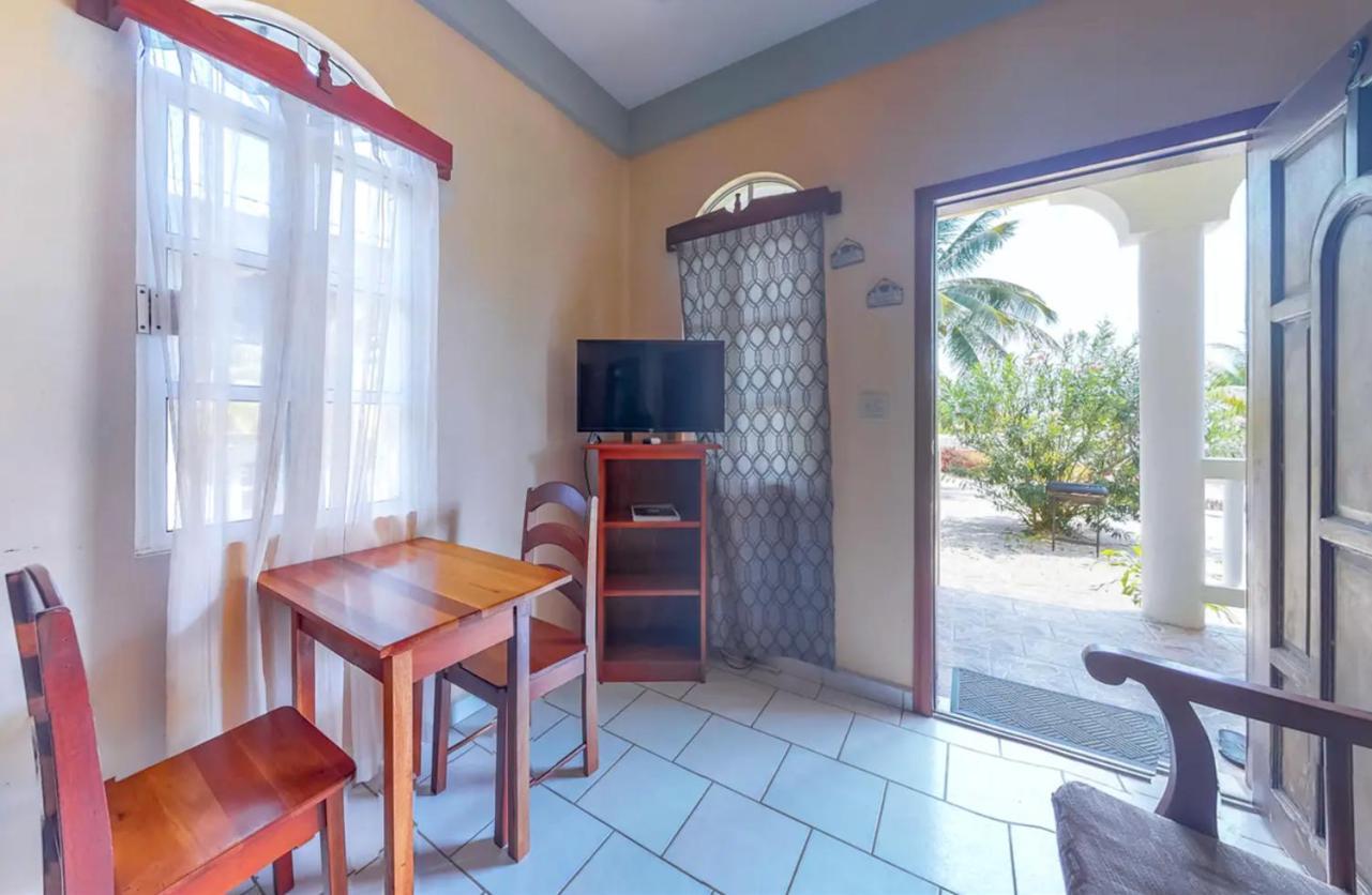 Sandy Feet Beach Resort Placencia Εξωτερικό φωτογραφία